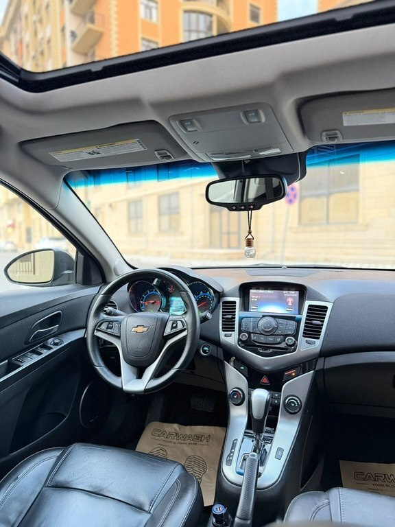 2015 Chevrolet Cruze, 1.4L, 215000km - Image 9