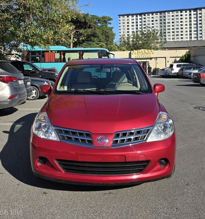 2011 Nissan Tiida, 1.5L, 122700km - Image 1