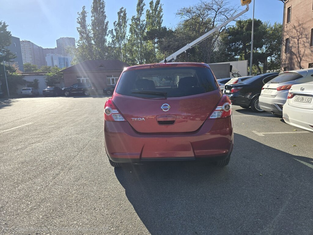 2011 Nissan Tiida, 1.5L, 122700km - Image 5