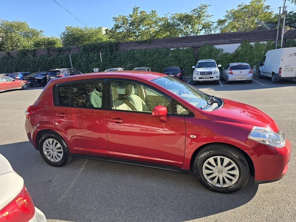 2011 Nissan Tiida, 1.5L, 122700km - Image 7