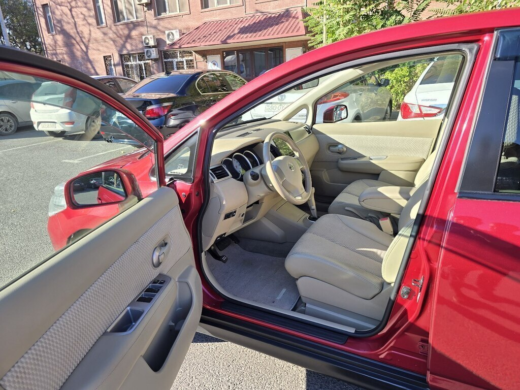 2011 Nissan Tiida, 1.5L, 122700km - Image 8