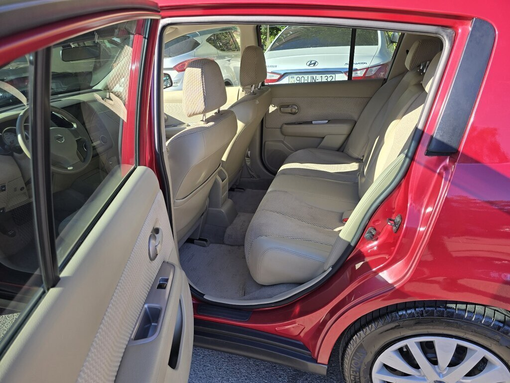 2011 Nissan Tiida, 1.5L, 122700km - Image 9