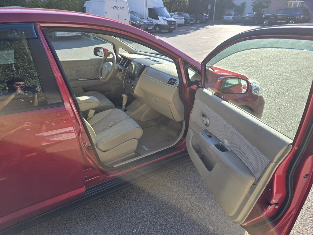 2011 Nissan Tiida, 1.5L, 122700km - Image 10