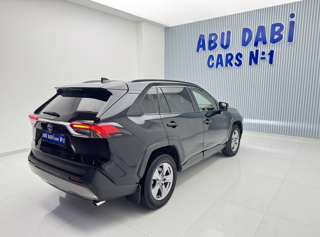 2022 Toyota RAV4, 2.0L, 90800km - Image 4