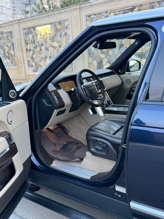 2014 Land Rover Range Rover, 3.0L, 196150km - Image 9