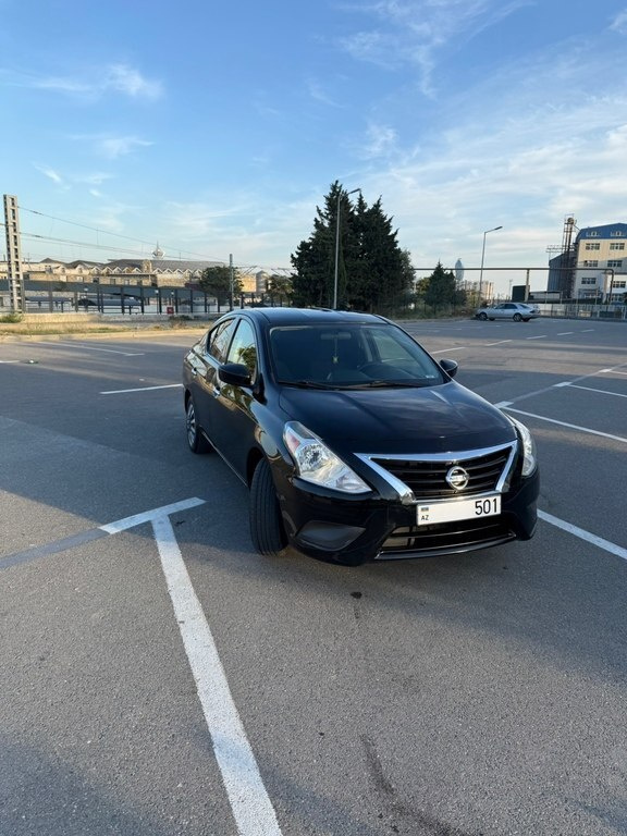 2018 Nissan Versa, 1.6L, 140000km - Image 2