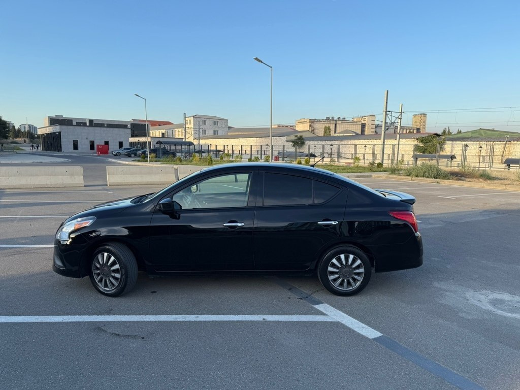 2018 Nissan Versa, 1.6L, 140000km - Image 4
