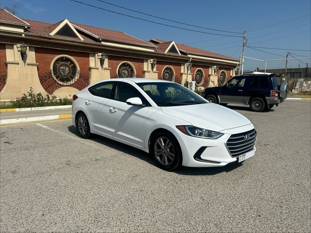 2017 Hyundai Elantra, 2.0L, 94000km - Image 1