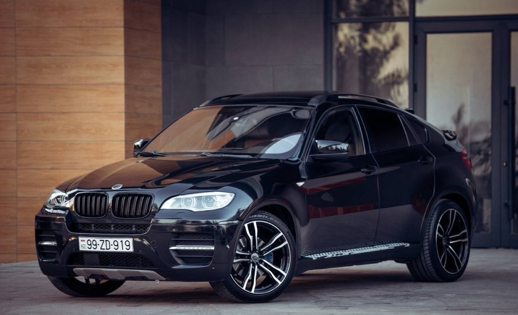 2012 BMW X6, 3.0L, 112000km - Image 1