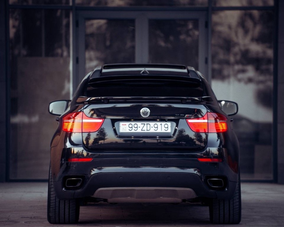 2012 BMW X6, 3.0L, 112000km - Image 7