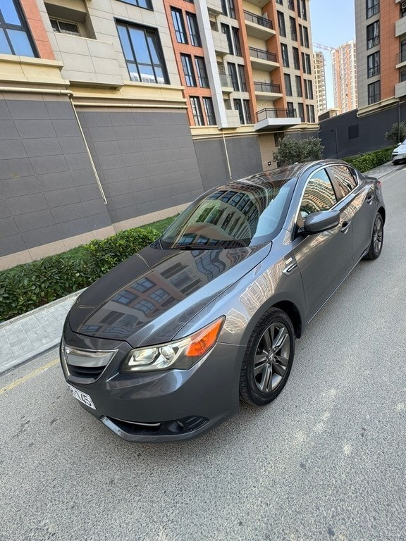 2013 Acura ILX, 1.5L, 194000km - Image 2