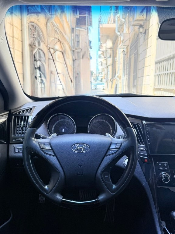 2010 Hyundai Sonata, 2.4L, 239000km - Image 12