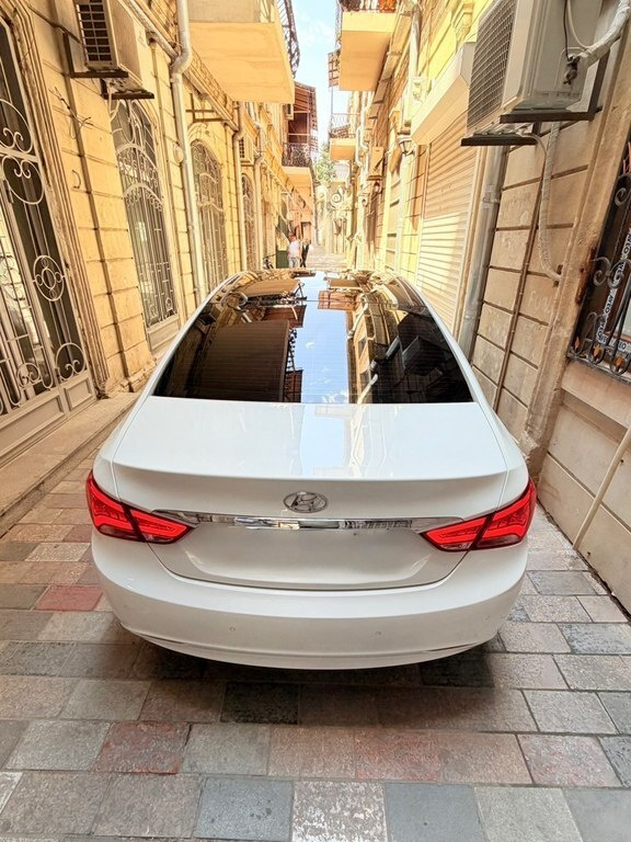 2010 Hyundai Sonata, 2.4L, 239000km - Image 7
