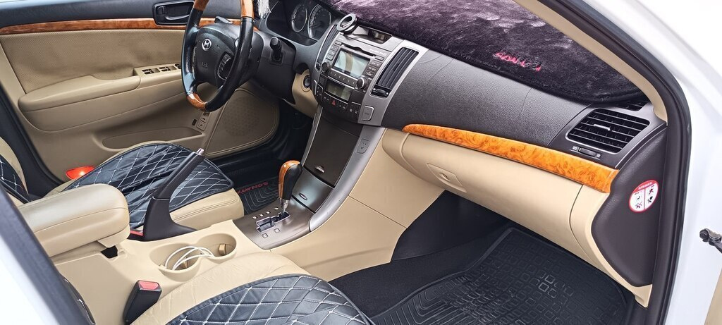 2008 Hyundai Sonata, 2.4L, 278000km - Image 12