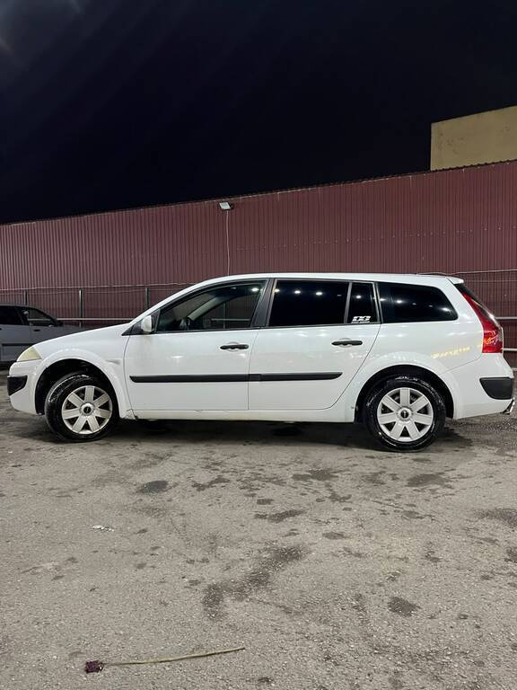 2008 Renault Megane, 1.5L, 480000km - Image 2
