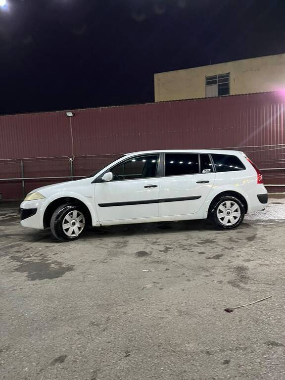 2008 Renault Megane, 1.5L, 480000km - Image 12