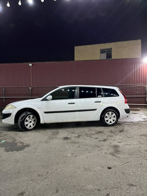 2008 Renault Megane, 1.5L, 480000km - Image 9