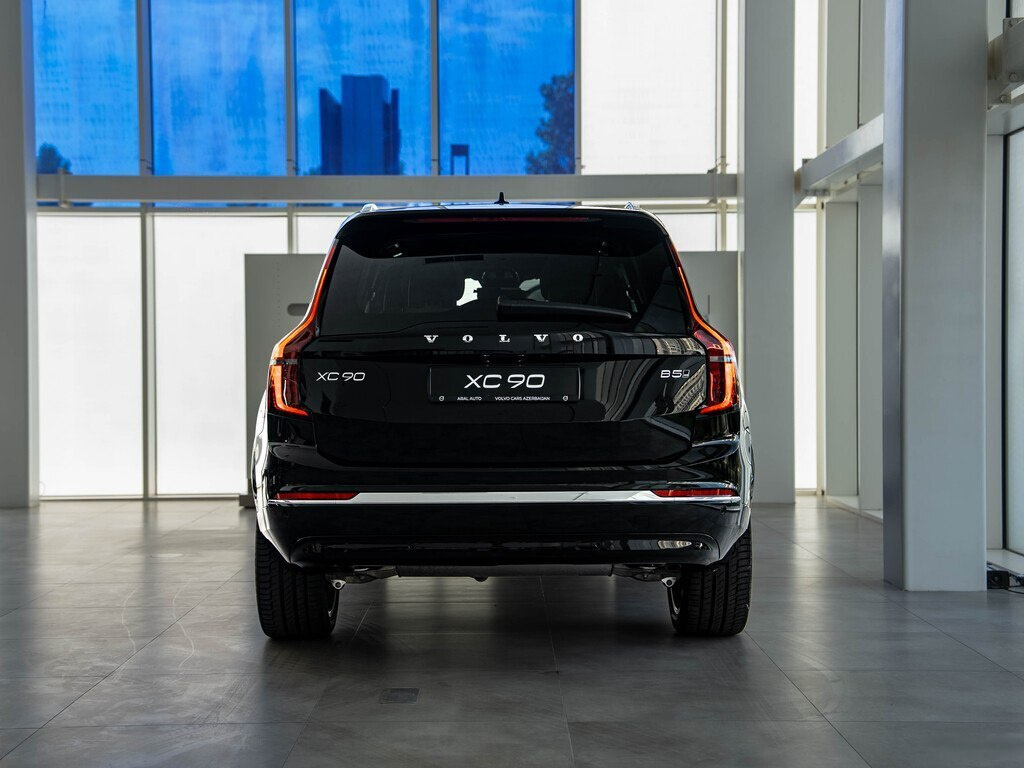 2026 Volvo XC90, 2.0L, 0km - Image 2