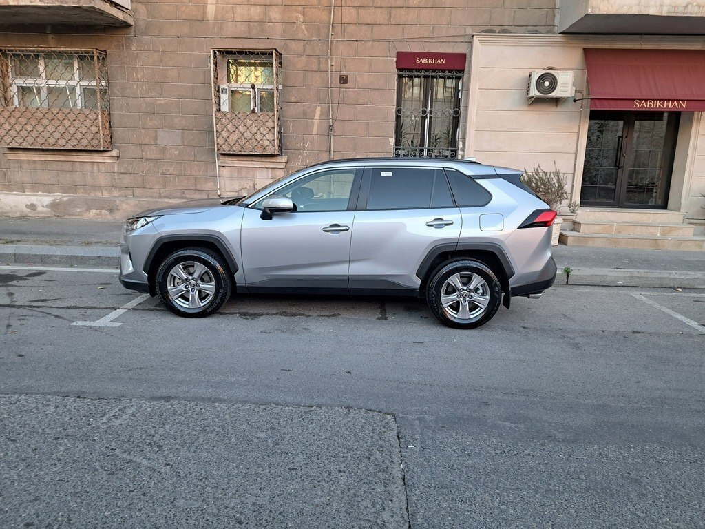 2022 Toyota RAV4, 2.0L, 68000km - Image 4