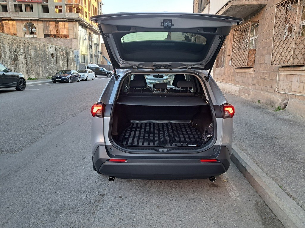 2022 Toyota RAV4, 2.0L, 68000km - Image 9
