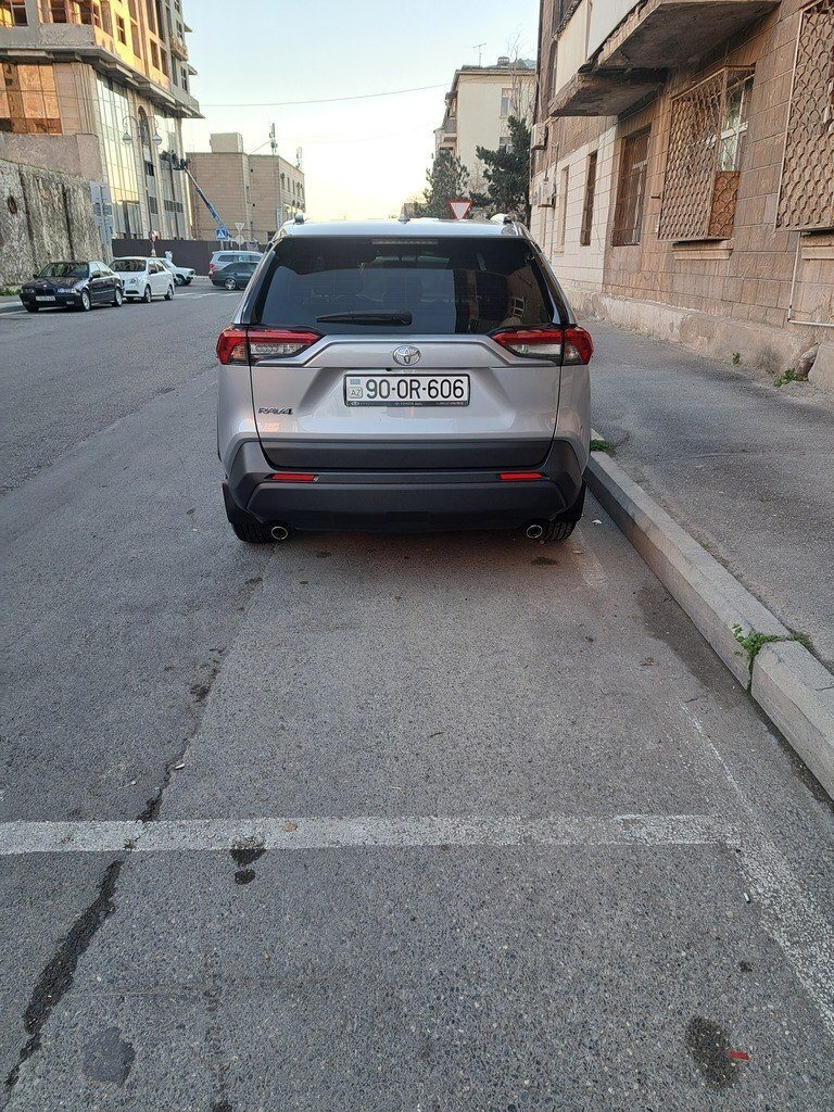 2022 Toyota RAV4, 2.0L, 68000km - Image 10