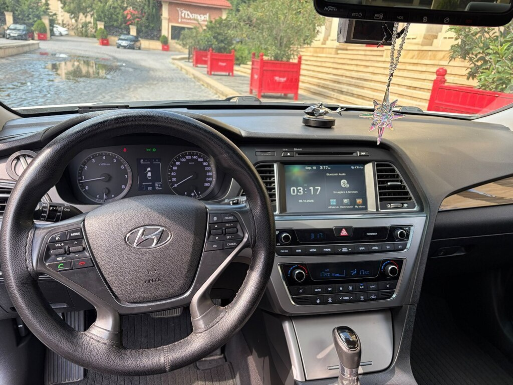 2015 Hyundai Sonata, 2.0L, 183000km - Image 3