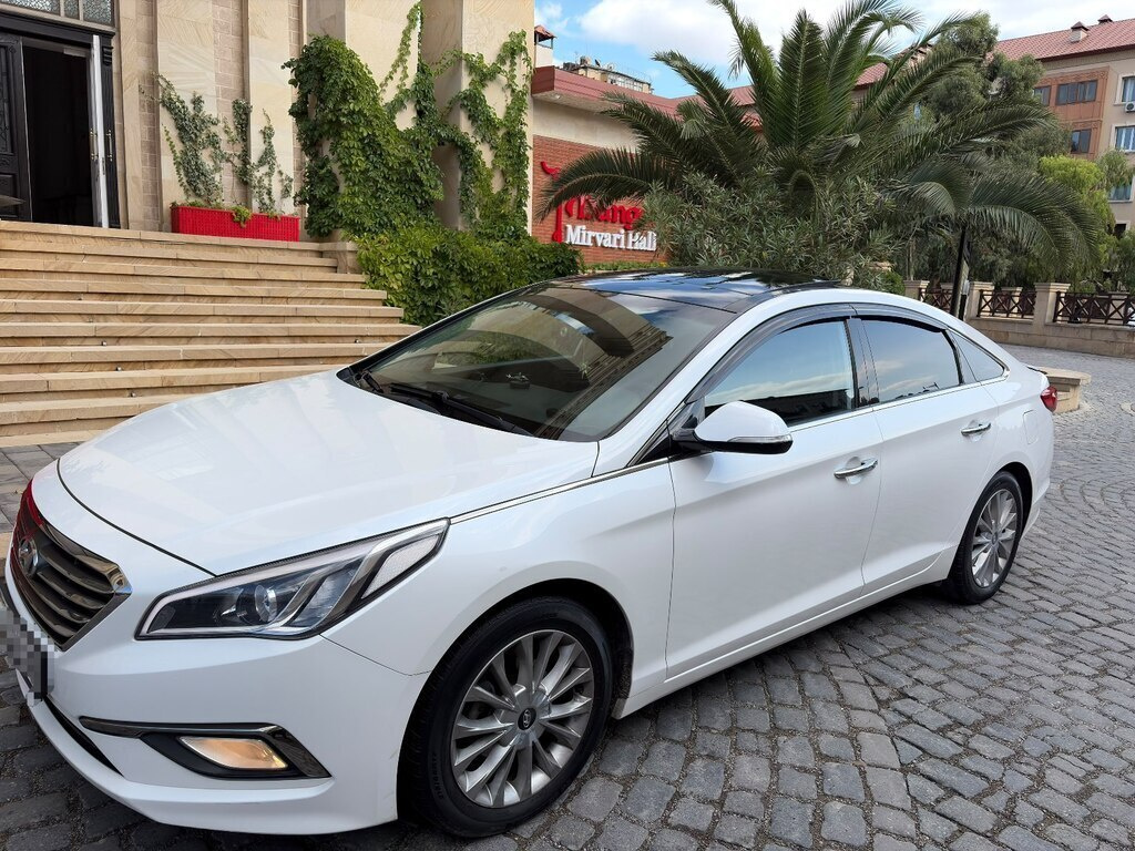 2015 Hyundai Sonata, 2.0L, 183000km - Image 5