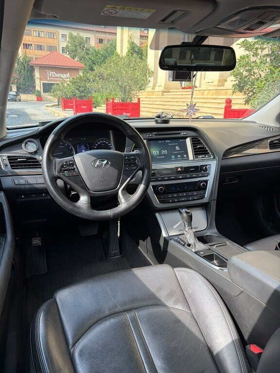 2015 Hyundai Sonata, 2.0L, 183000km - Image 7