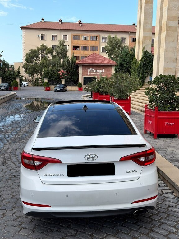 2015 Hyundai Sonata, 2.0L, 183000km - Image 10