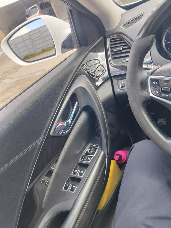 2015 Hyundai Grandeur, 2.2L, 260000km - Image 11