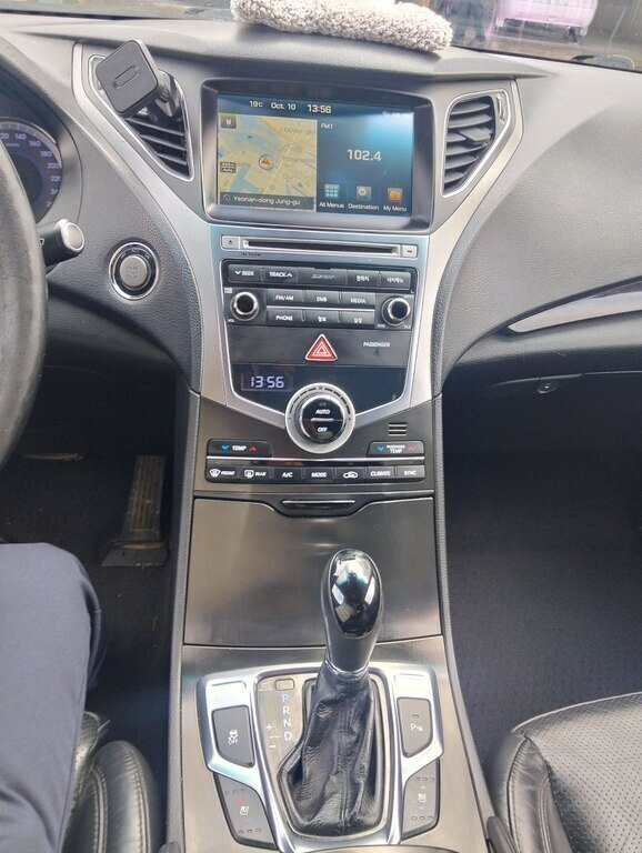2015 Hyundai Grandeur, 2.2L, 260000km - Image 12
