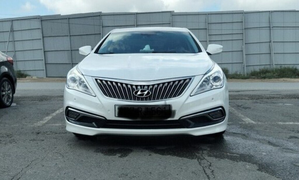 2015 Hyundai Grandeur, 2.2L, 260000km - Image 19