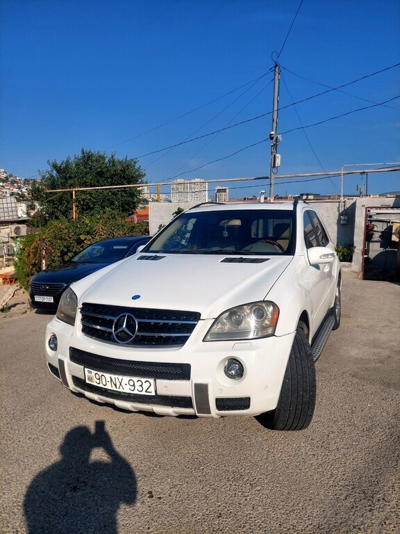 2006 Mercedes ML 350 4MATIC, 3.5L, 224500km - Image 1
