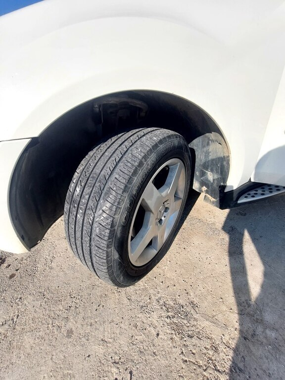 2006 Mercedes ML 350 4MATIC, 3.5L, 224500km - Image 6