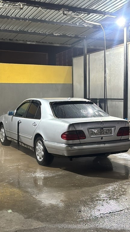 1996 Mercedes E 230, 2.3L, 250000km - Image 5