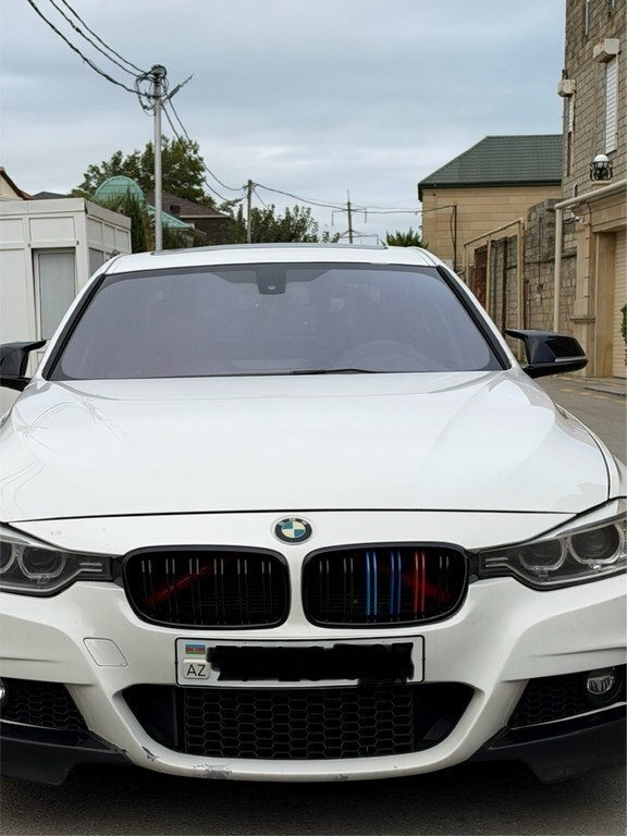 2015 BMW 328, 2.0L, 231000km - Image 1