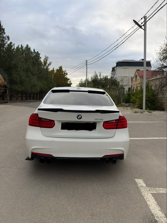 2015 BMW 328, 2.0L, 231000km - Image 4