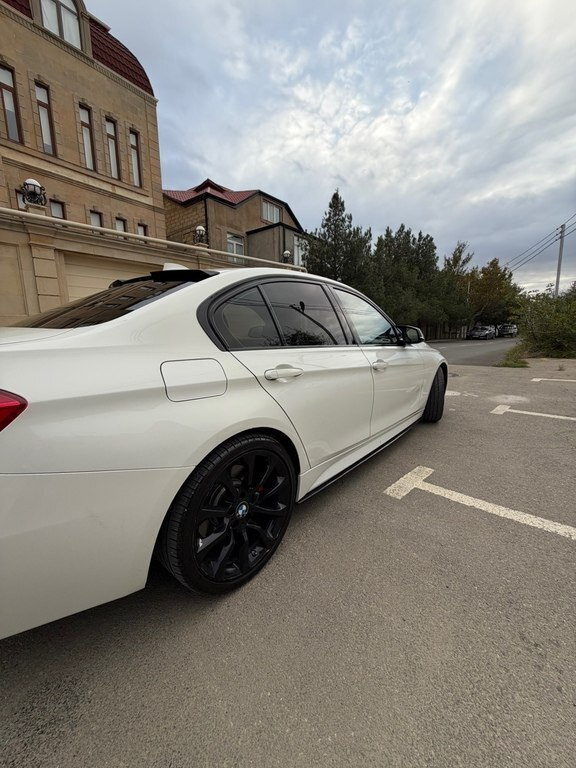 2015 BMW 328, 2.0L, 231000km - Image 5