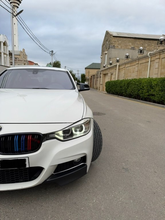 2015 BMW 328, 2.0L, 231000km - Image 6