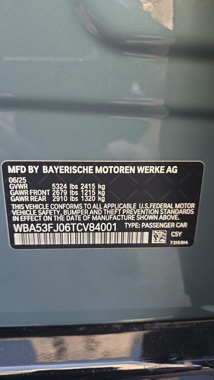 2025 BMW 530, 2.0L, 11000km - Image 3