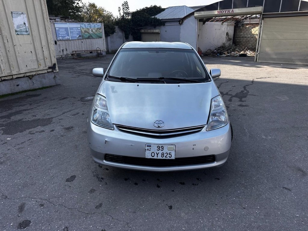 2009 Toyota Prius, 1.5L, 220000km - Image 1