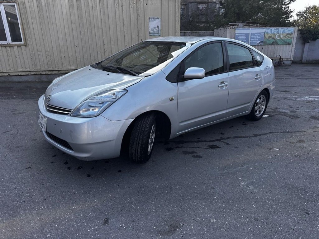 2009 Toyota Prius, 1.5L, 220000km - Image 3