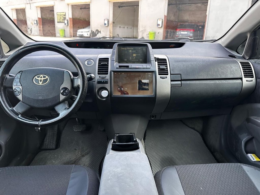 2009 Toyota Prius, 1.5L, 220000km - Image 5