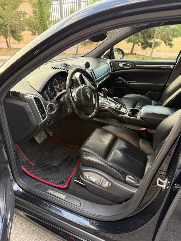 2012 Porsche Cayenne Turbo, 4.8L, 102000km - Image 4
