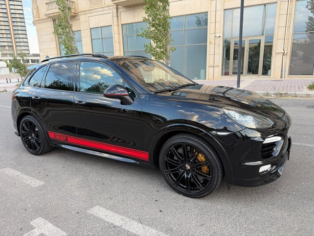 2012 Porsche Cayenne Turbo, 4.8L, 102000km - Image 6