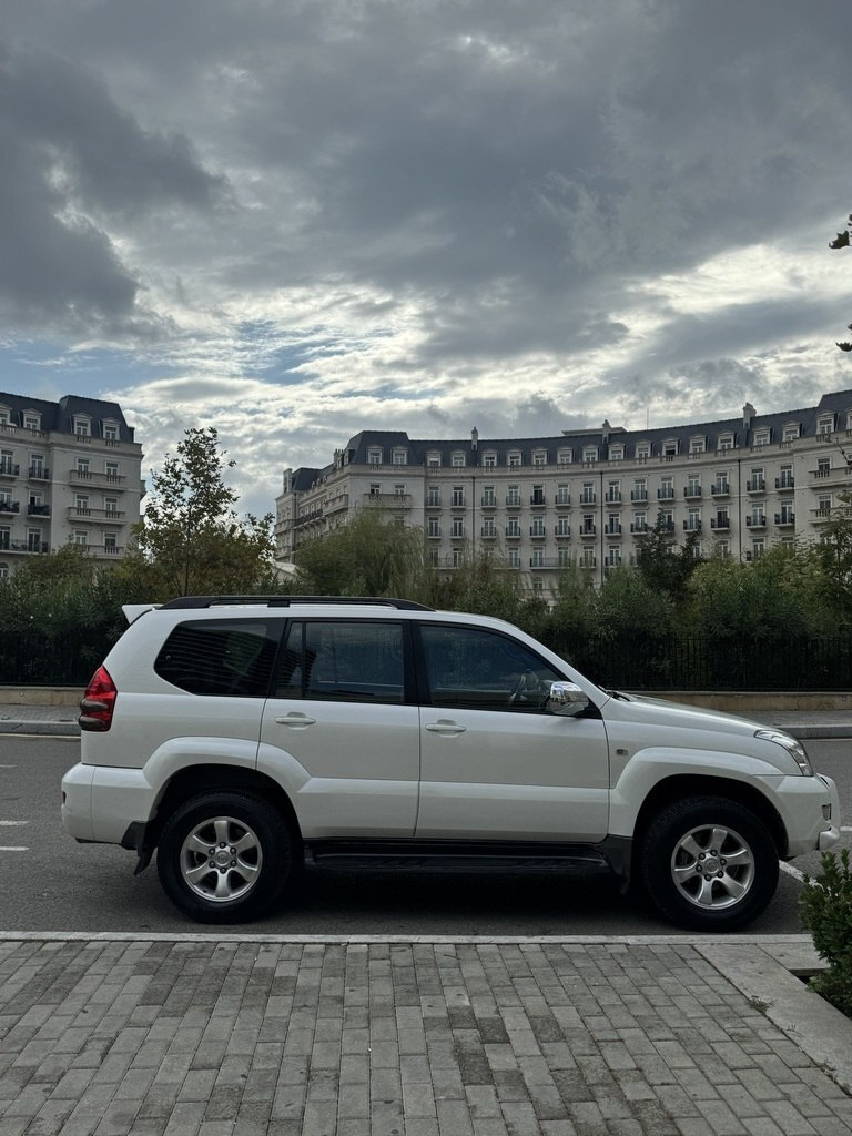 2008 Toyota Land Cruiser Prado, 2.7L, 305000km - Image 13