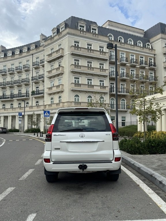 2008 Toyota Land Cruiser Prado, 2.7L, 305000km - Image 10