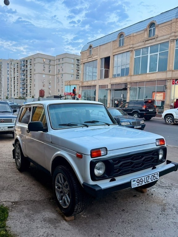 2012 LADA (VAZ) Niva, 1.7L, 210000km - Image 1