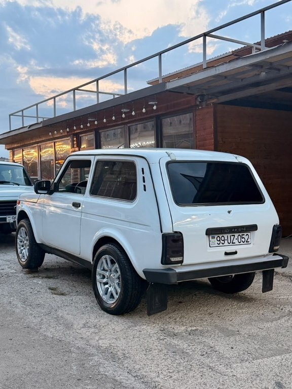 2012 LADA (VAZ) Niva, 1.7L, 210000km - Image 2