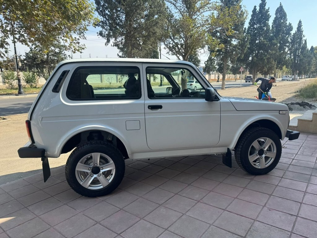 2026 LADA (VAZ) Niva, 1.7L, 0km - Image 3